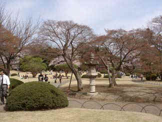 japan03-shinjuku06.jpg (30542 bytes)